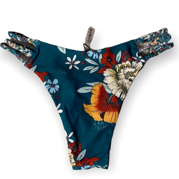 2 PIECE SWIMSUIT SET - Picture 2 of 2